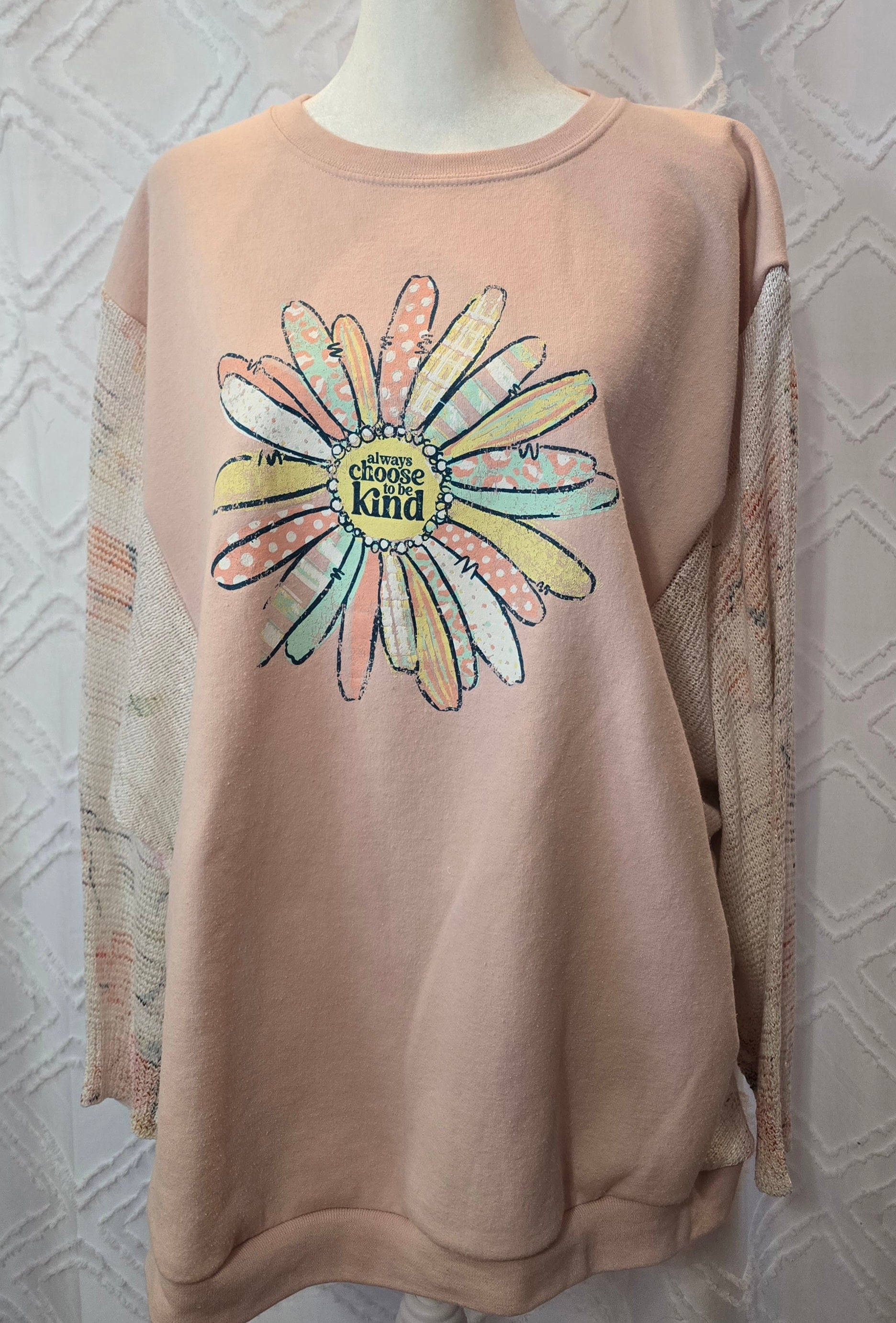 Be Kind Daisy sweatshirt, size XL, with sweater sleeves