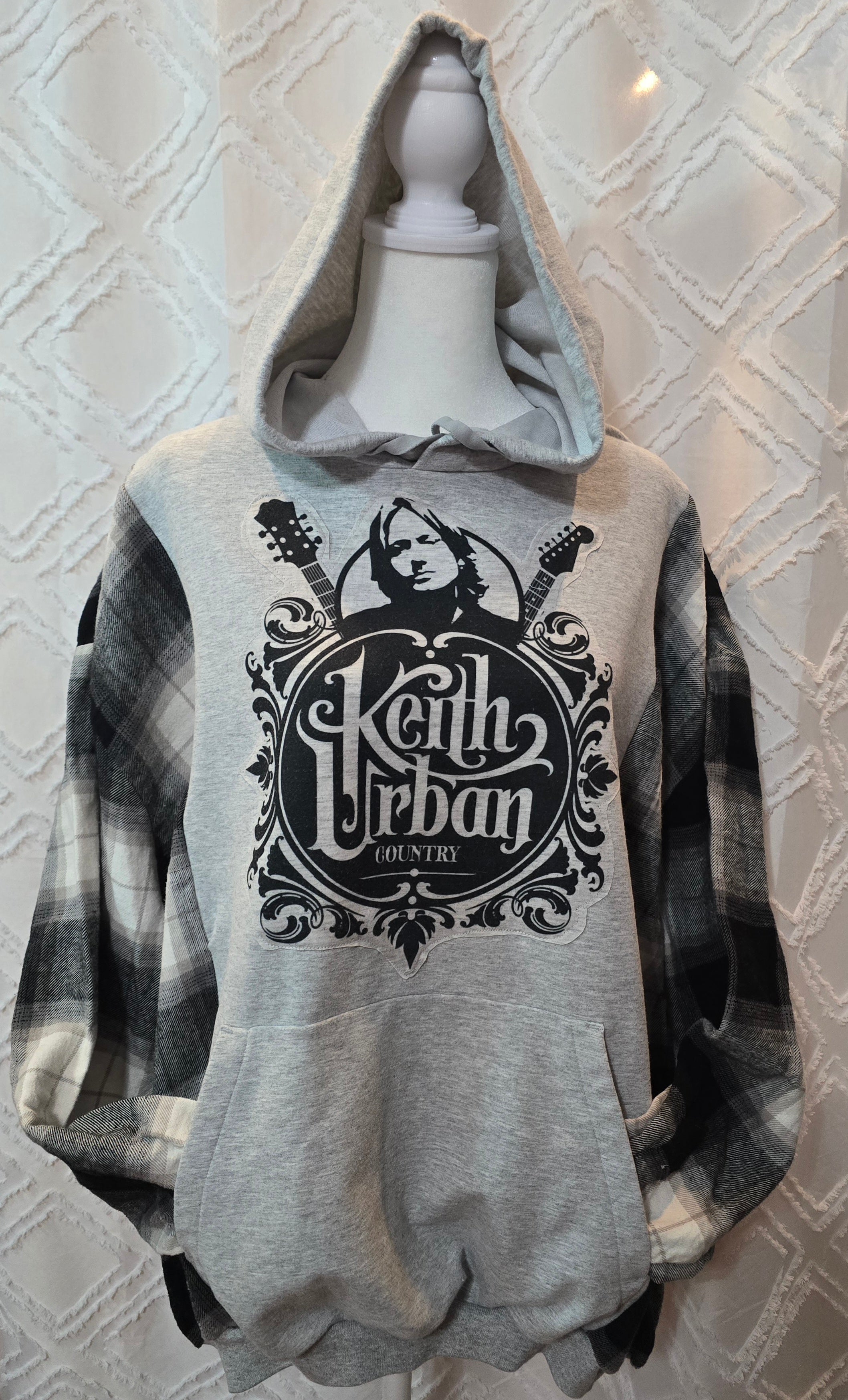 Keith Urban Hoodie, size 2XL, with flannel sleeves