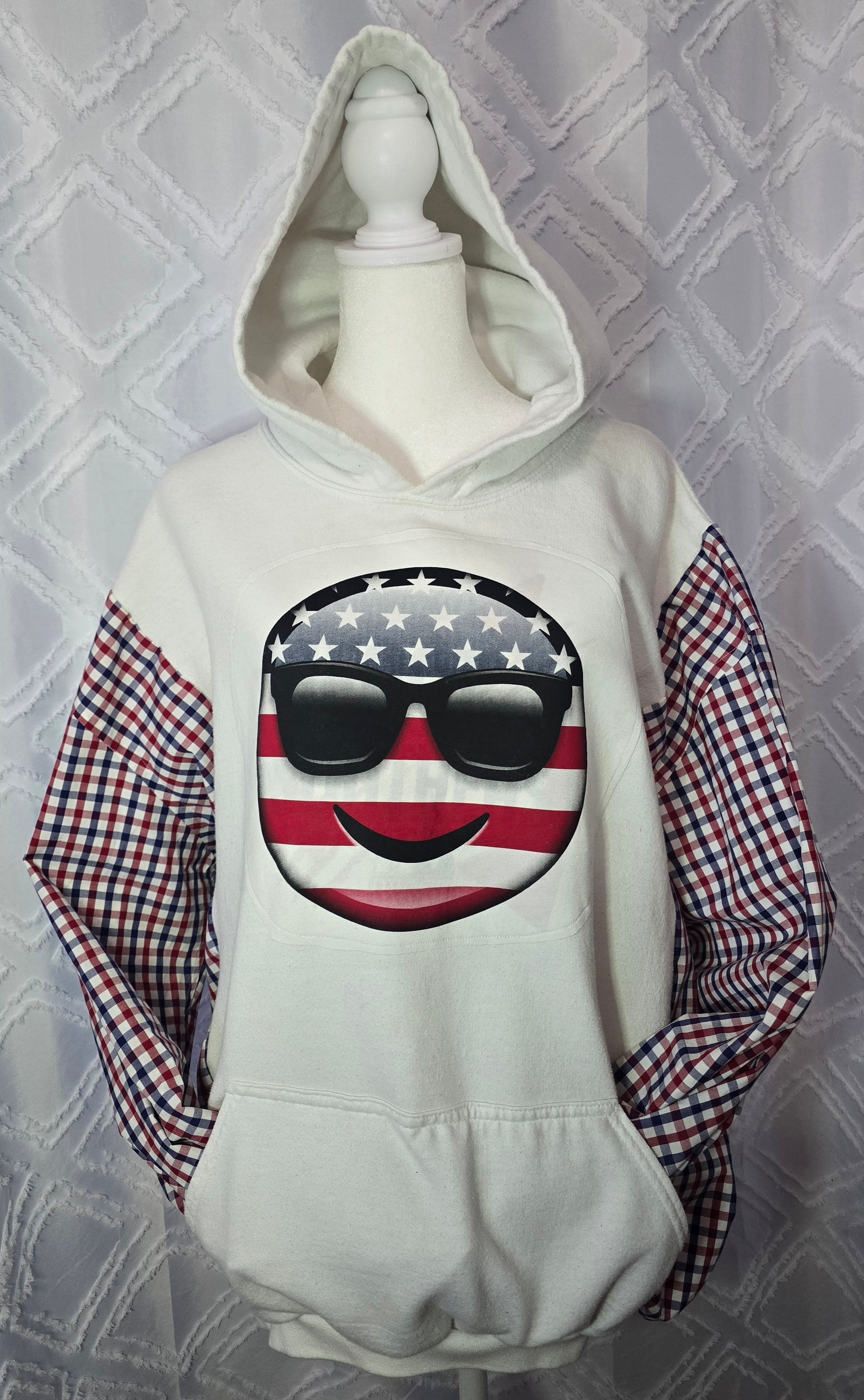 USA Smiley Hoodie, size 2XL with cotton sleeves