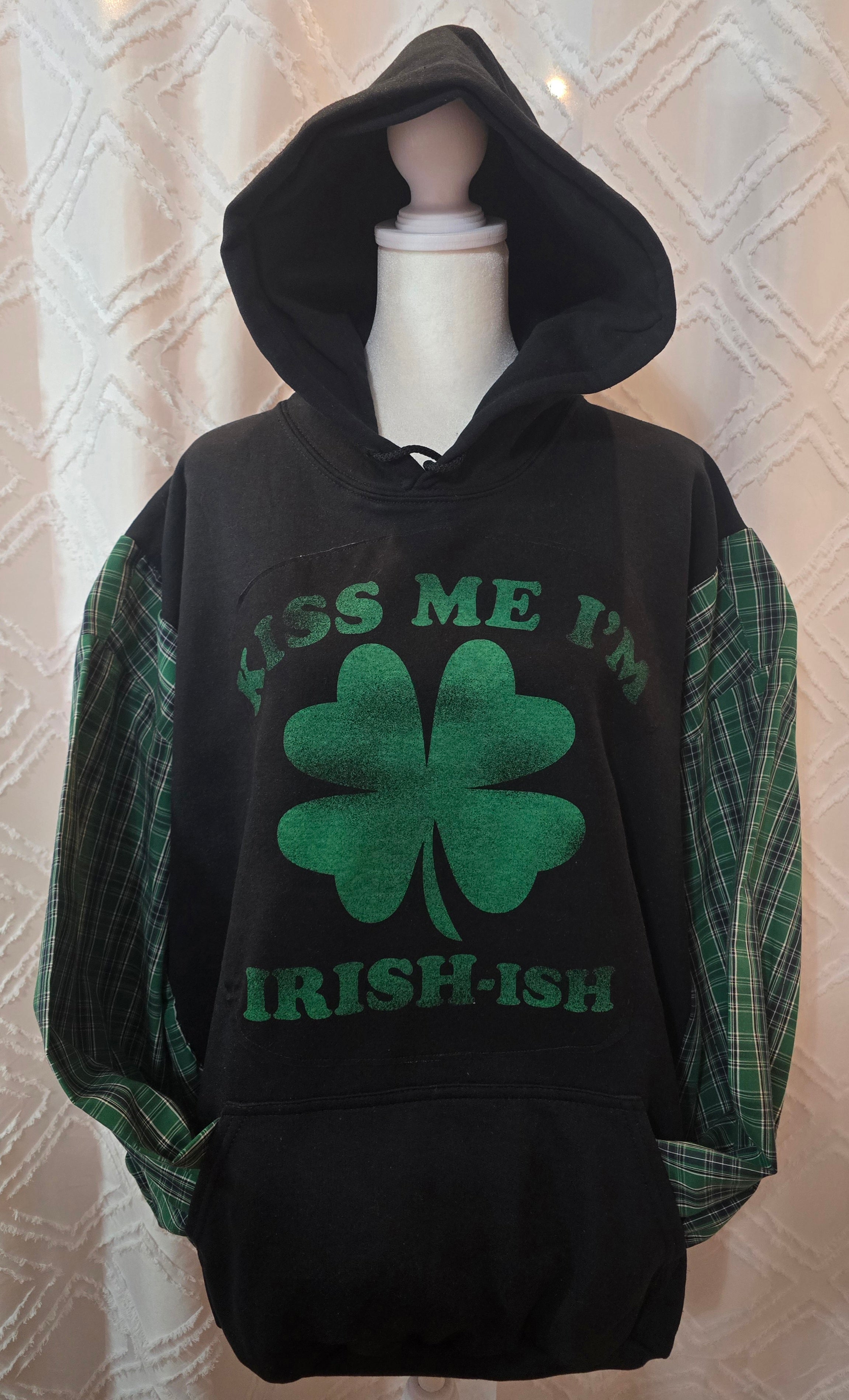 Kiss Me I'm Irish Hoodie, size XL with cotton sleeves
